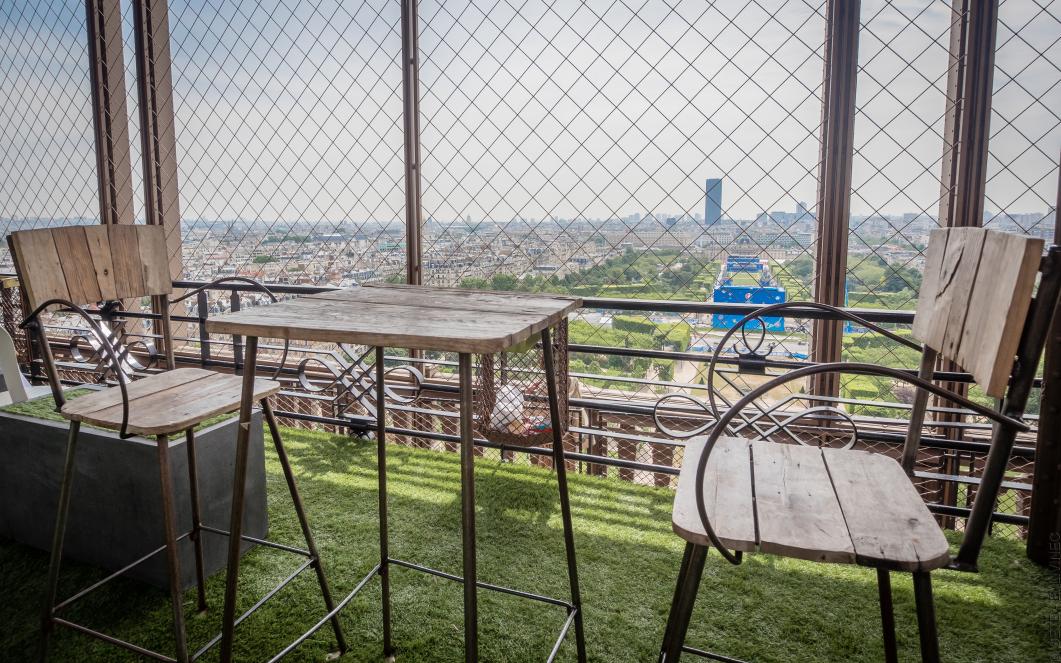 rooftop garden with a view on the Champs de Mars