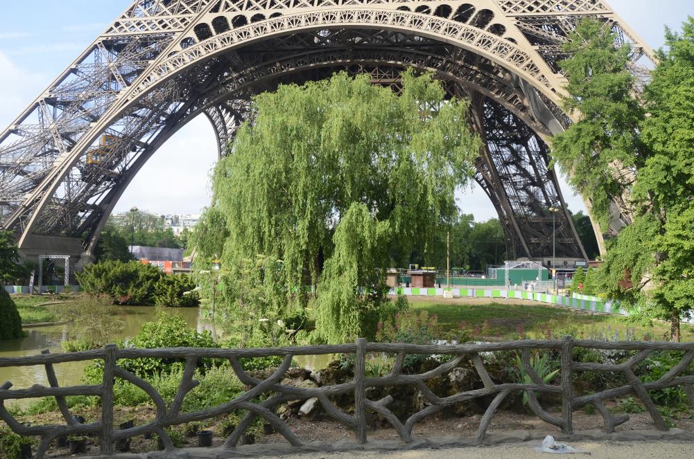 vue jardin tour eiffel