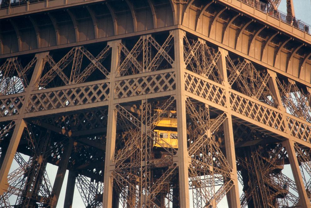 Ascenseur tour Eiffel (c) SETE_E.LIVINEC