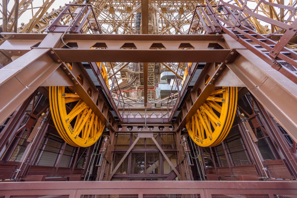 Ascenseur Nord de la tour Eiffel (c) Laurent Thion