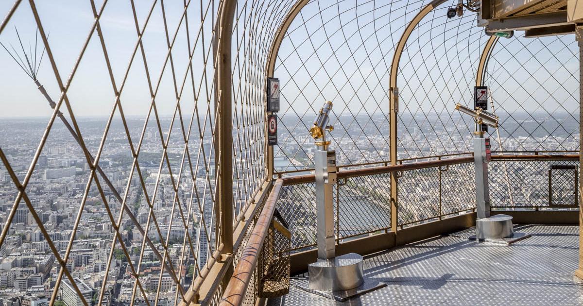 mouvement sommet tour eiffel