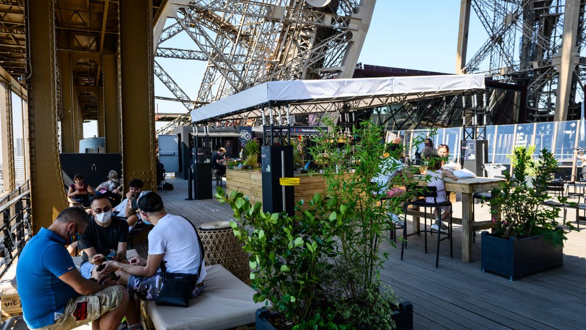 Hauteur 1er étage Tour Eiffel Summer Chill A La Tour Eiffel Dj Sets Sur La Terrasse Du 1er