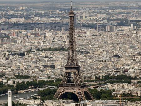 vue aérienne de la tour Eiffel