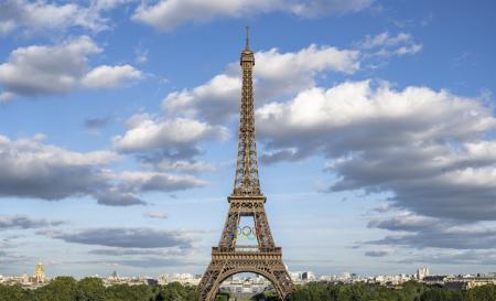 tour Eiffel avec anneaux olympiques (c) SETE - Carlos Ayesta