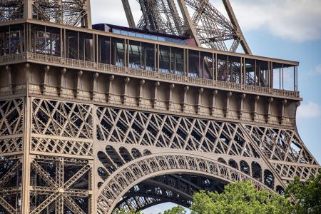 1erétage-tourEiffel-scientifiques-(c) Jérôme Schlichter
